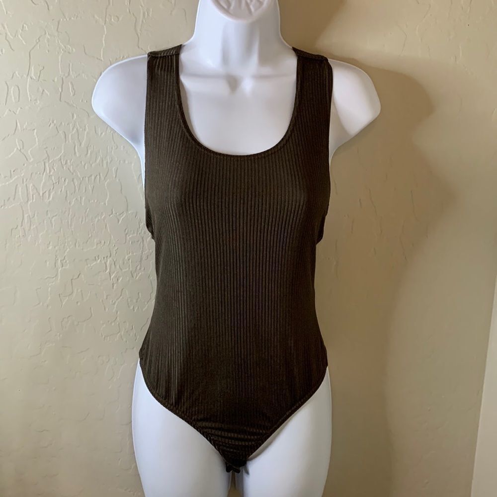 𝅺nasty gal brown ribbed silky bodysuit crisscross straps in back